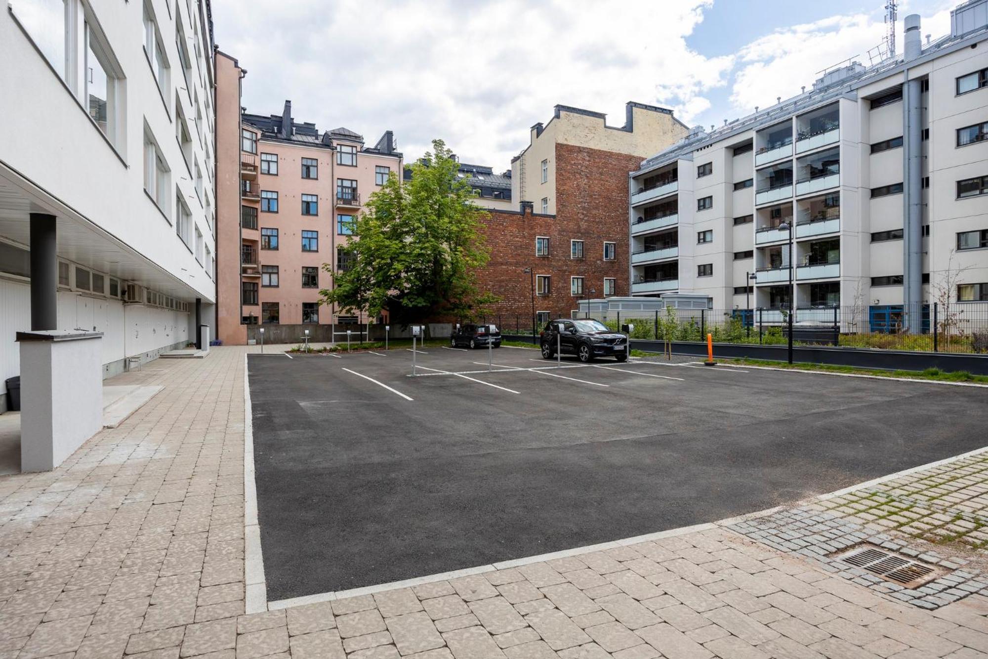 Stylish Flat In Trendy Kallio Helsinki Exterior photo